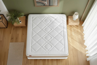 Pack lit complet 200x200 cm - Matelas + 2 Sommiers Beiges + 2 oreillers + Couette - Le Soyeux
