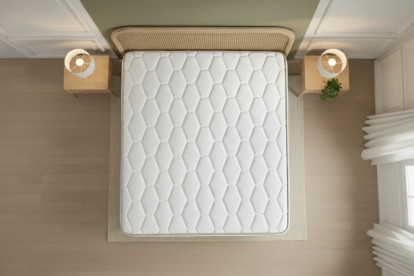 Pack lit complet 160x200 cm - Matelas + Sommier Beige (en kit) + 2 oreillers + Couette - Le Délicat
