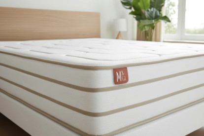 Pack lit complet 140x190 cm - Matelas + Sommier Blanc + 2 oreillers + Couette - Le Douillet